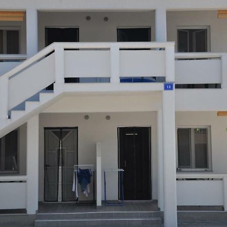 Apartments Istuk Vir Ngoại thất bức ảnh