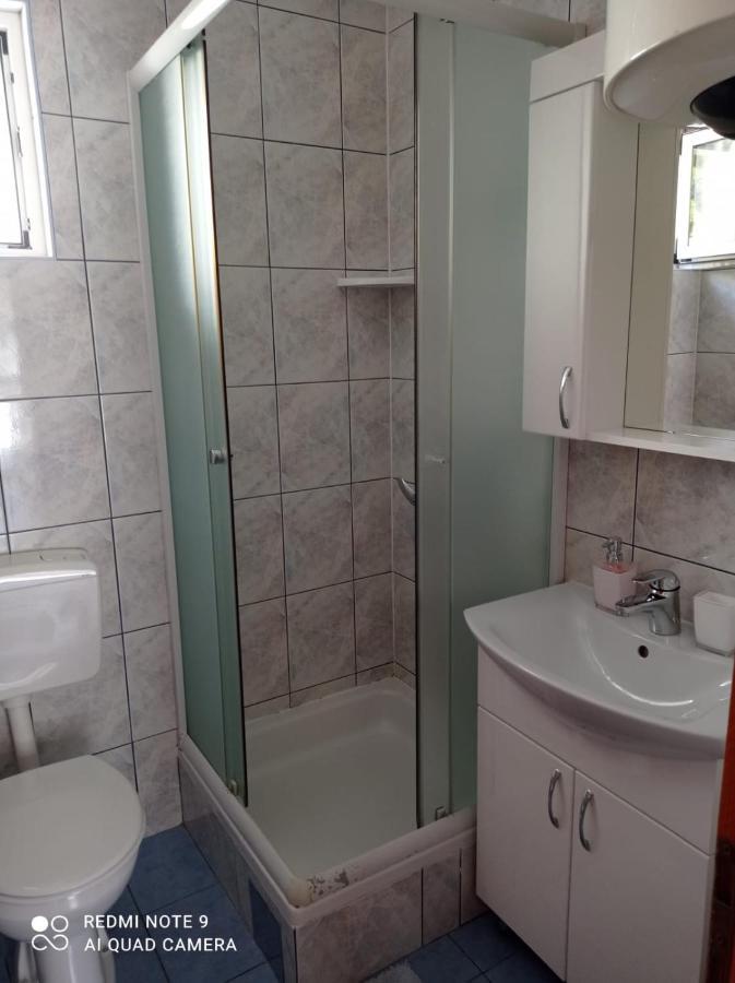 Apartments Istuk Vir Ngoại thất bức ảnh
