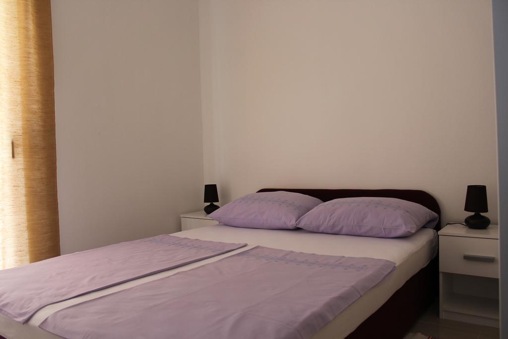 Apartments Istuk Vir Phòng bức ảnh