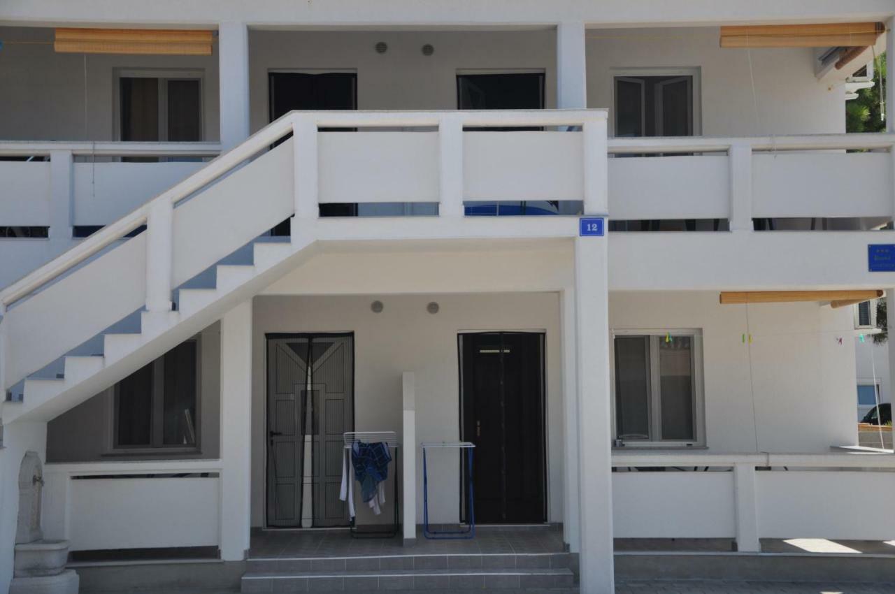 Apartments Istuk Vir Ngoại thất bức ảnh