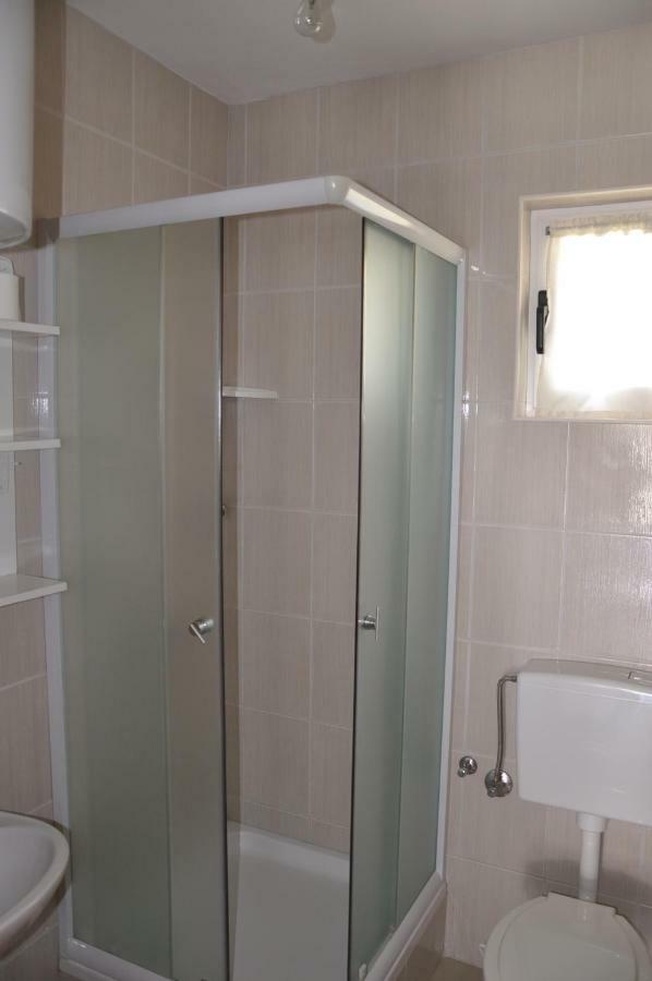 Apartments Istuk Vir Ngoại thất bức ảnh