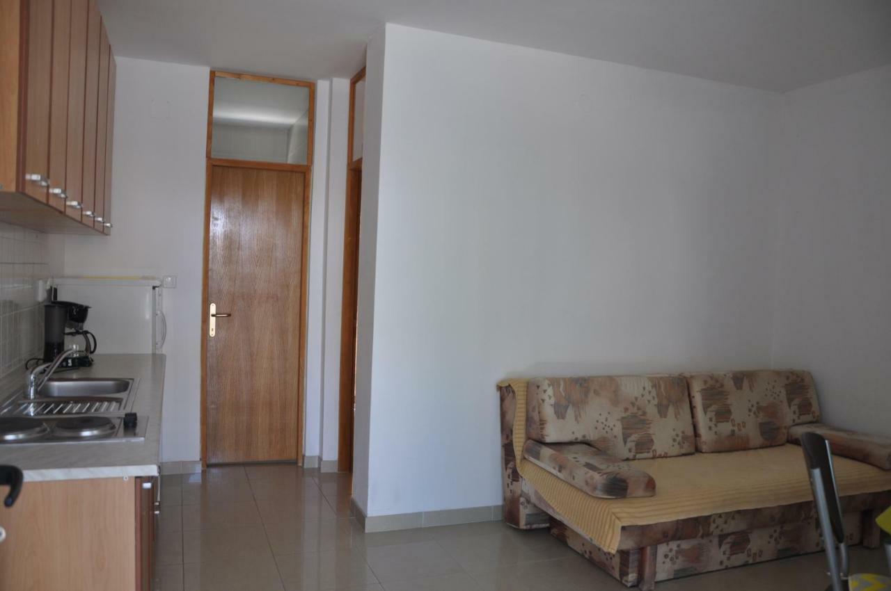 Apartments Istuk Vir Ngoại thất bức ảnh