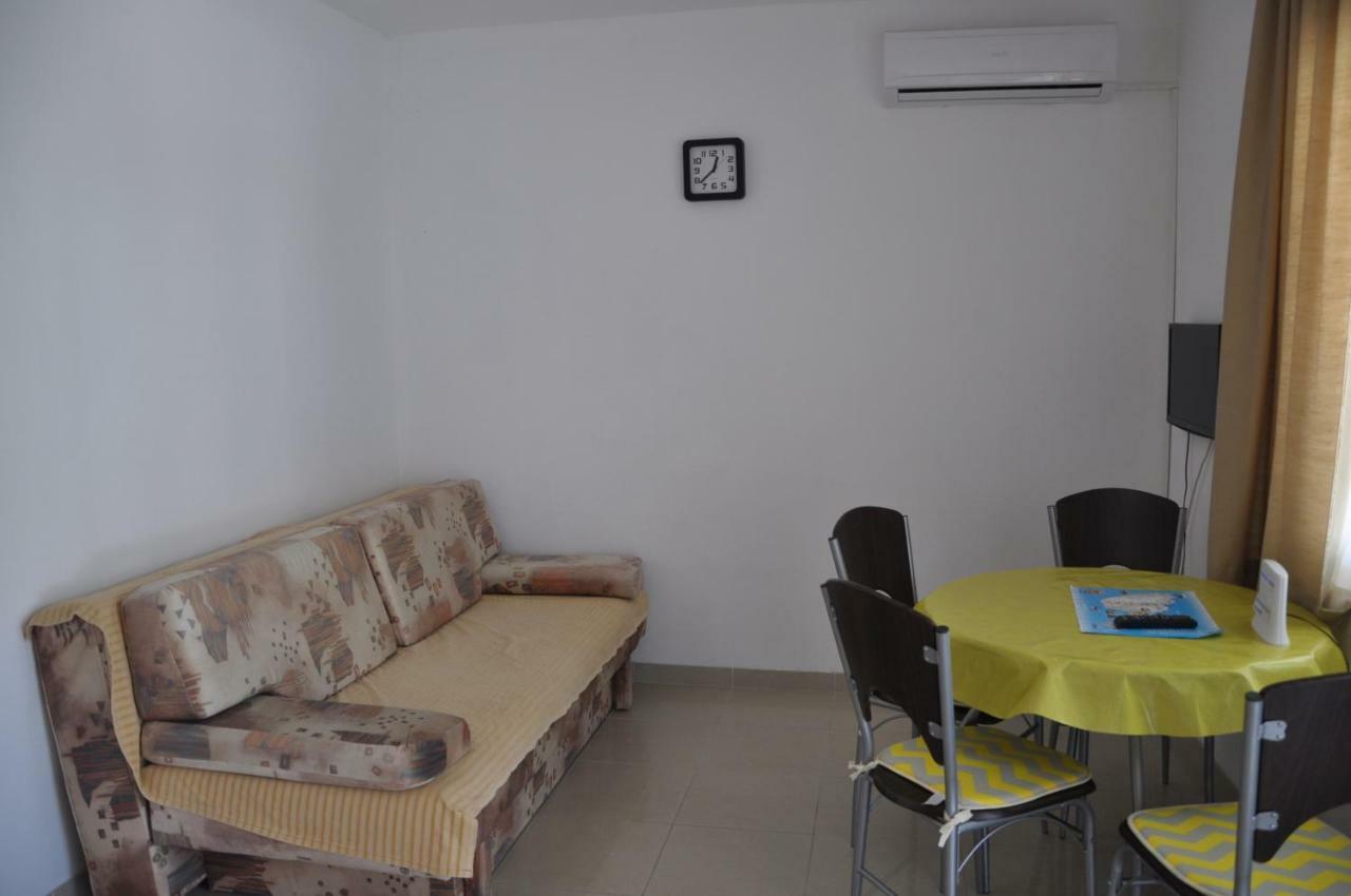Apartments Istuk Vir Ngoại thất bức ảnh