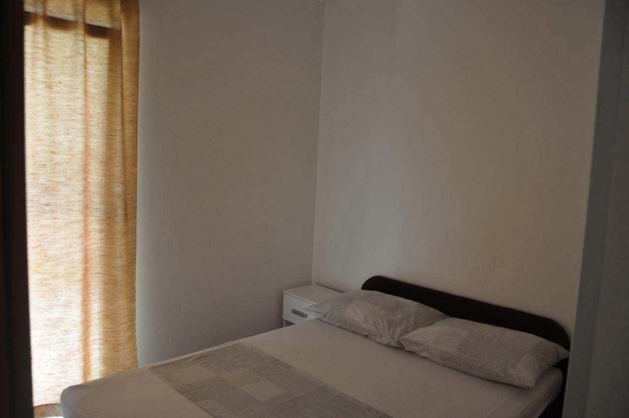 Apartments Istuk Vir Ngoại thất bức ảnh