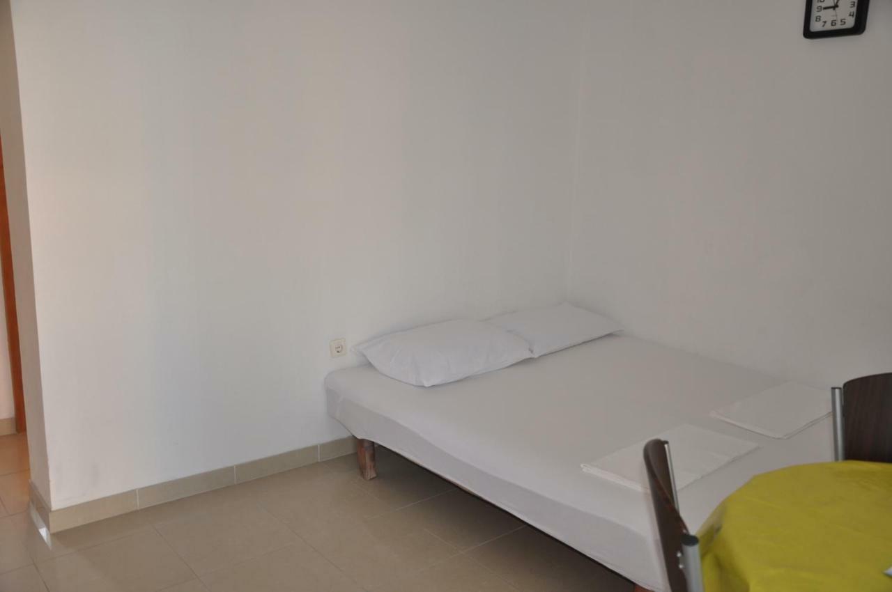 Apartments Istuk Vir Ngoại thất bức ảnh